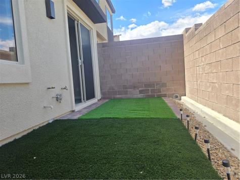11922 Angle Cliff Avenue Las Vegas NV 89138