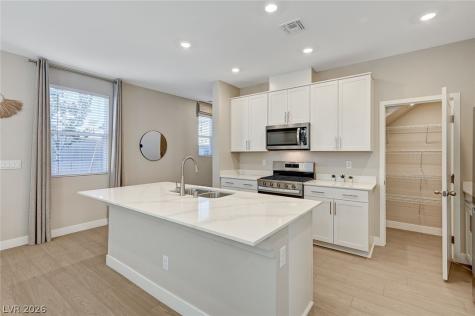 10029 Luna River Avenue Las Vegas NV 89148