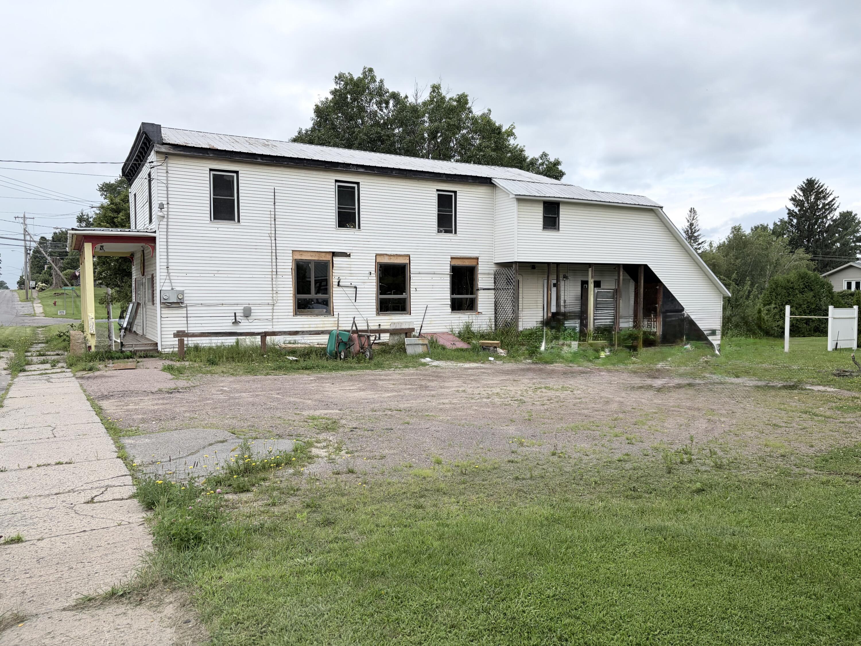 2561 Ny-11b North Bangor NY 12966