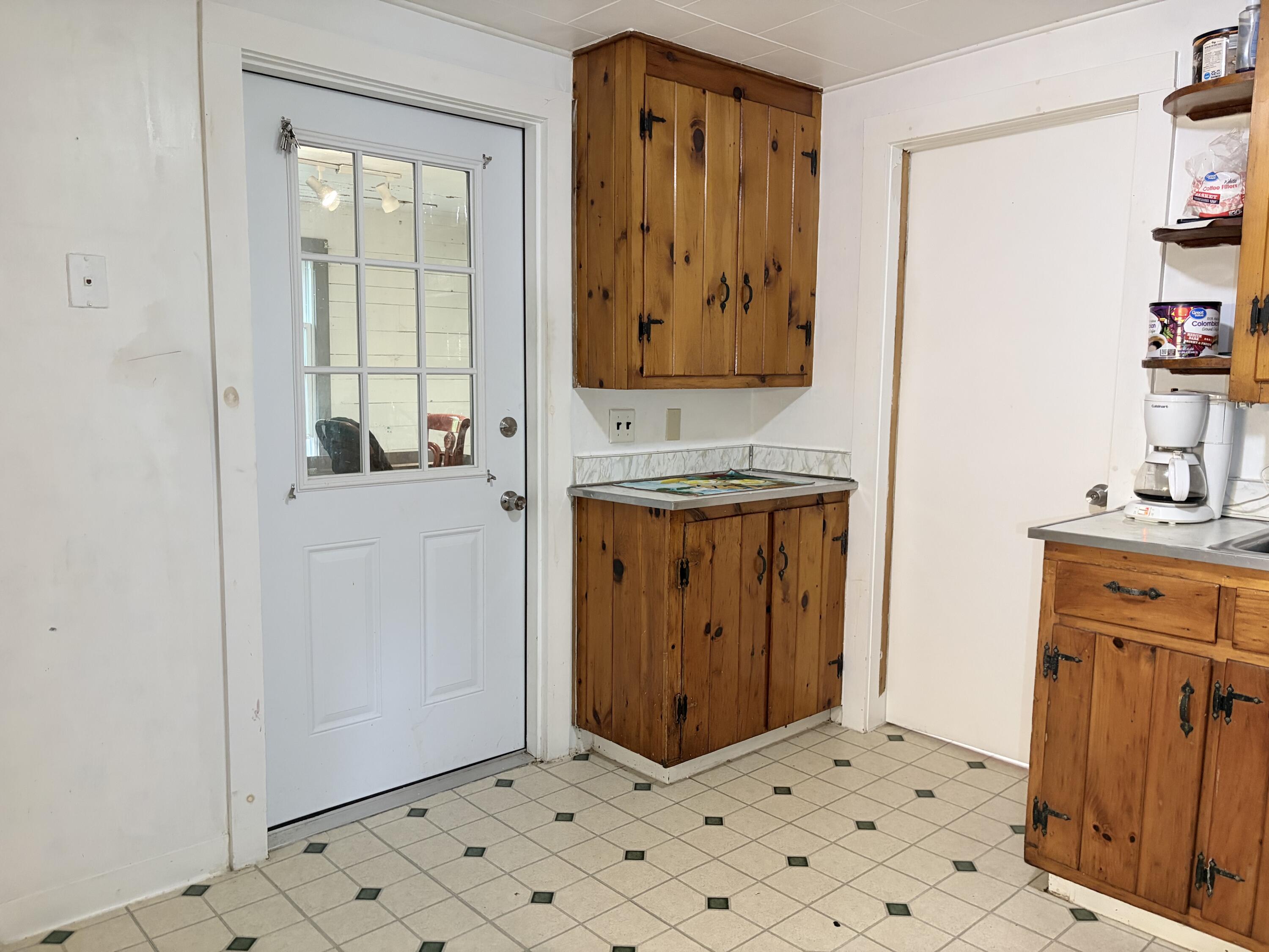 2561 Ny-11b North Bangor NY 12966