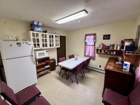 1686 Ny-22b Morrisonville NY 12962