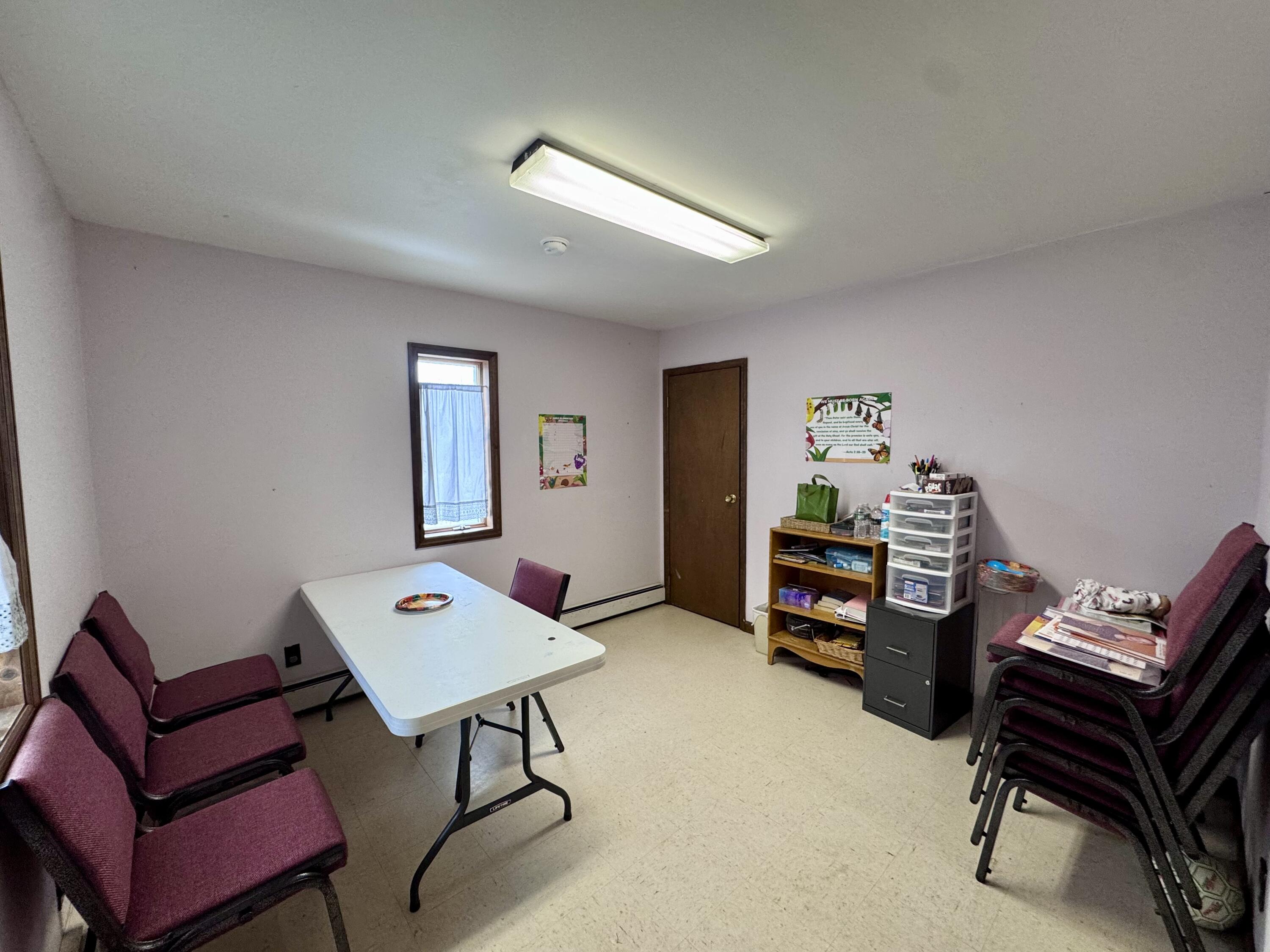 1686 Ny-22b Morrisonville NY 12962