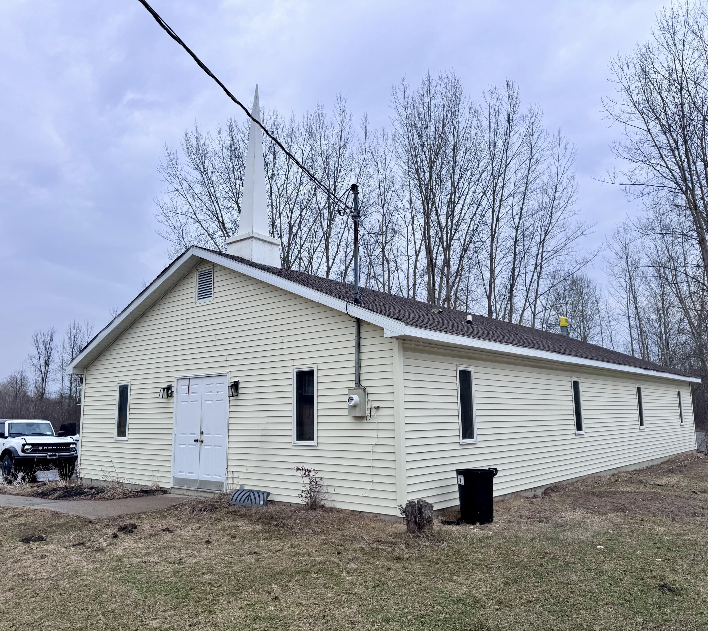1686 Ny-22b Morrisonville NY 12962
