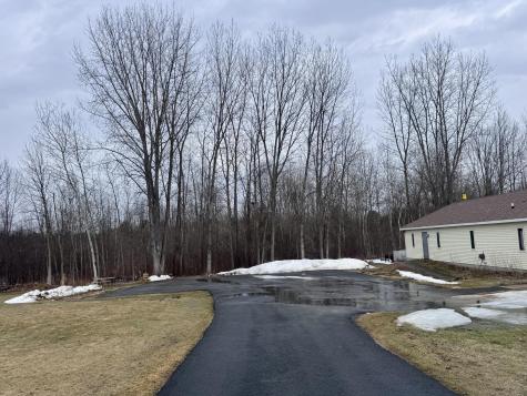 1686 Ny-22b Morrisonville NY 12962