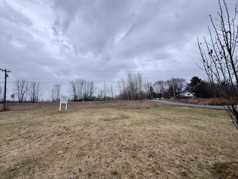 1686 Ny-22b Morrisonville NY 12962