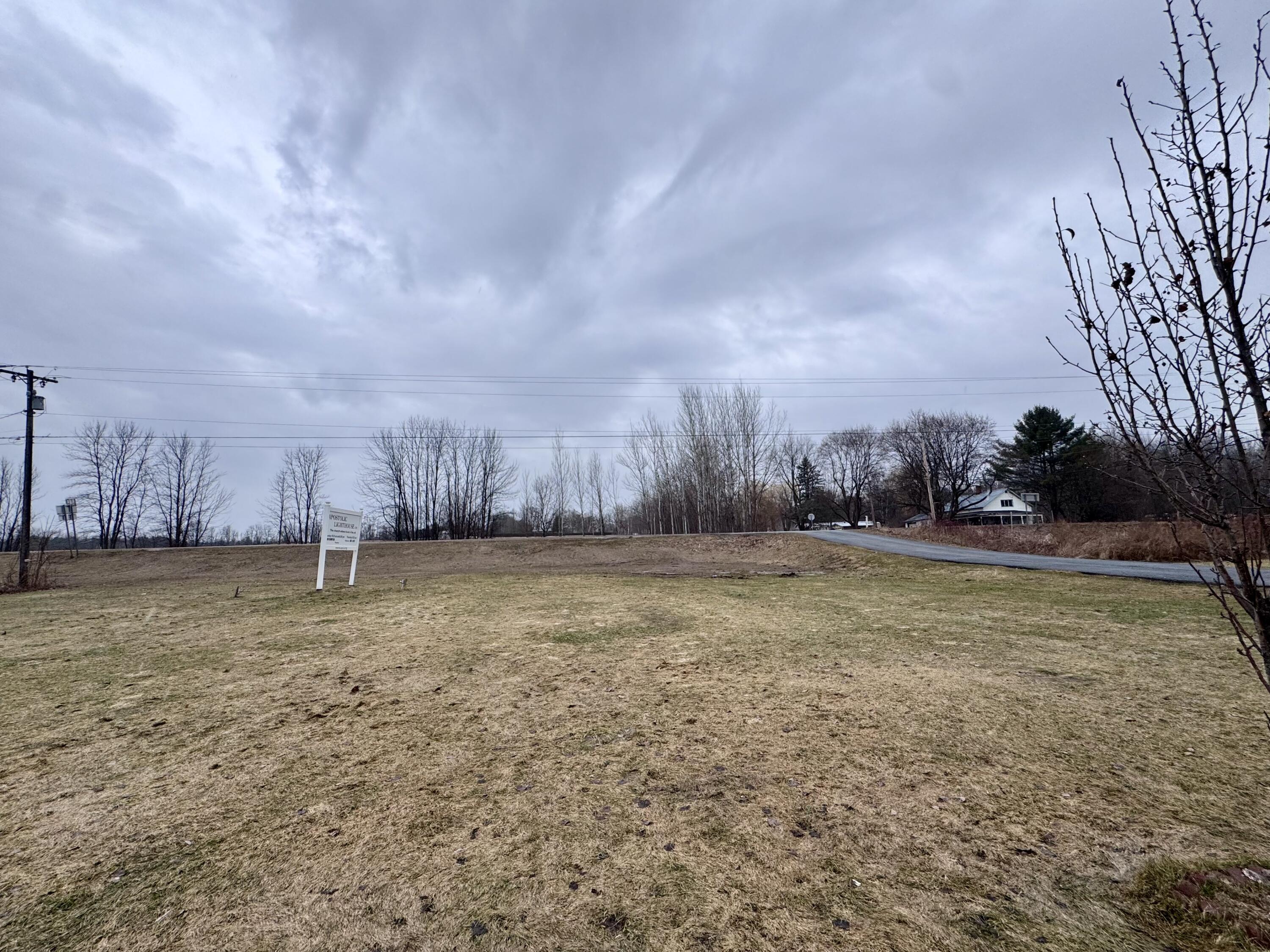 1686 Ny-22b Morrisonville NY 12962