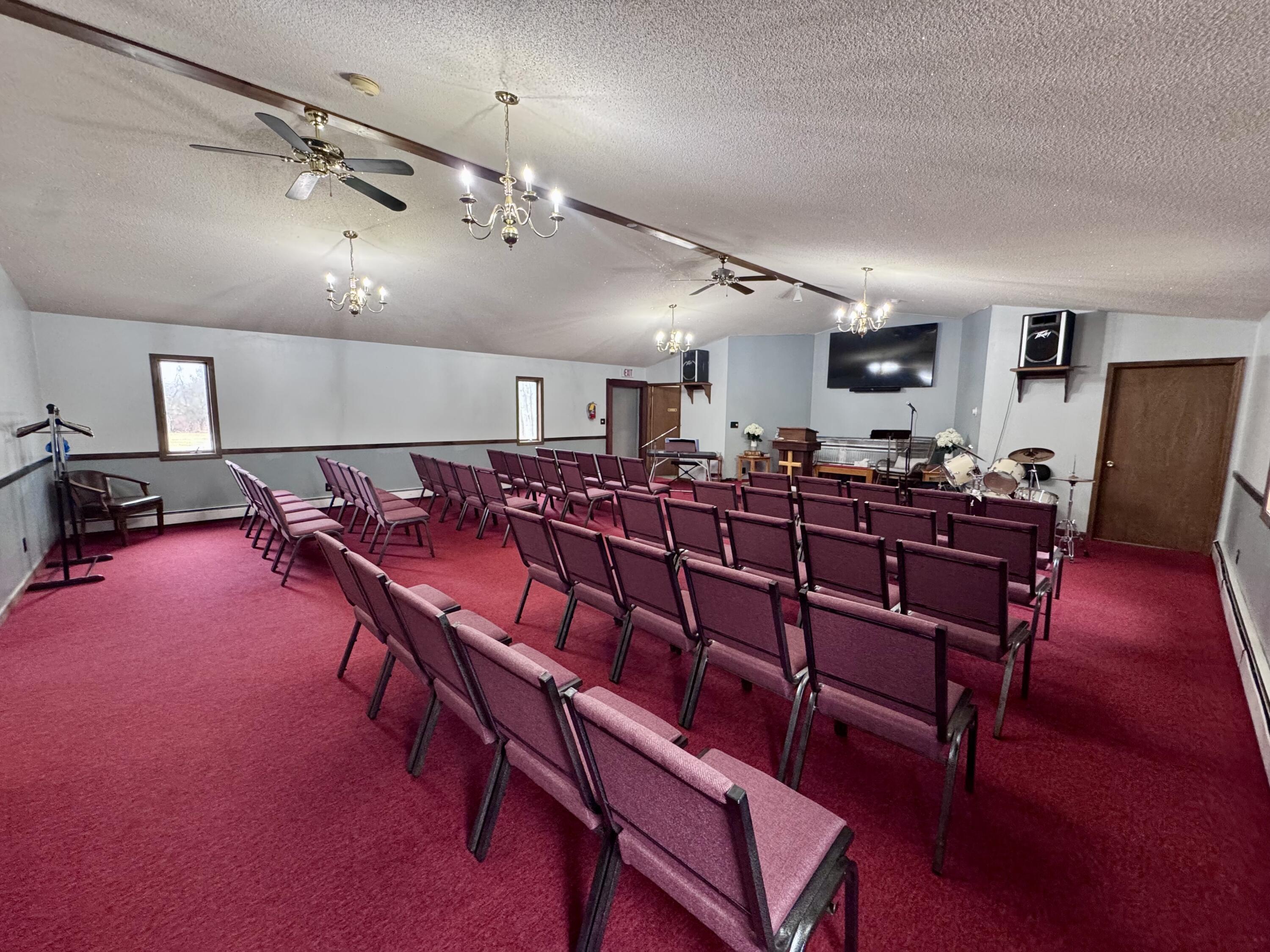 1686 Ny-22b Morrisonville NY 12962