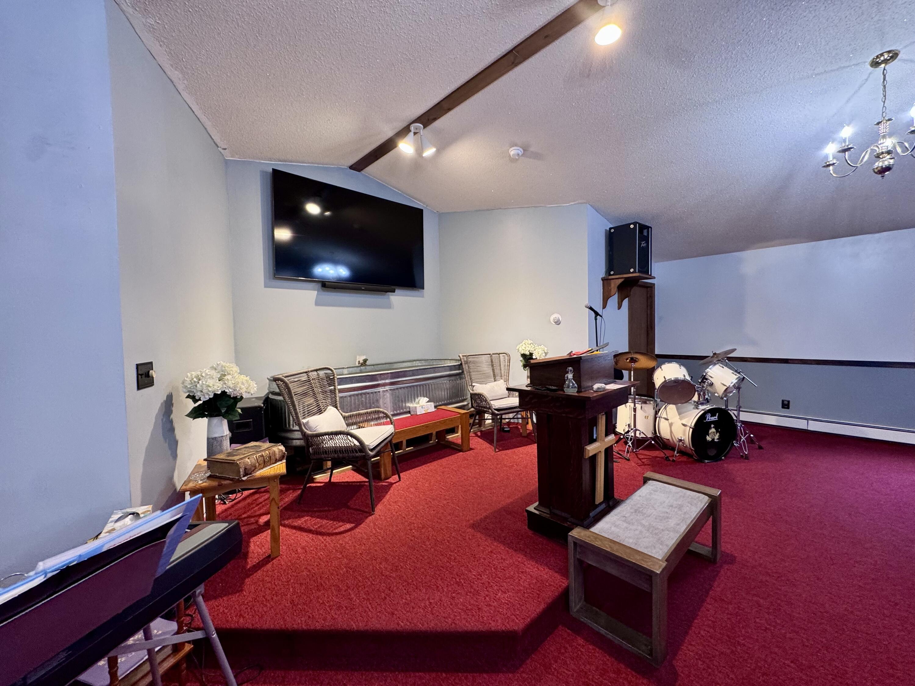 1686 Ny-22b Morrisonville NY 12962