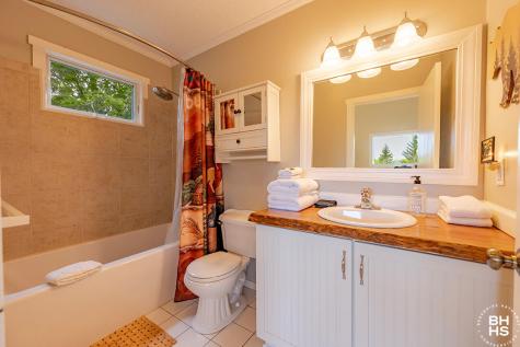 9 Hemlock Way Lake Placid NY 12946