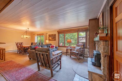 9 Hemlock Way Lake Placid NY 12946