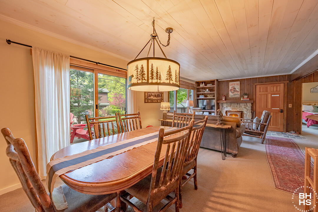 9 Hemlock Way Lake Placid NY 12946