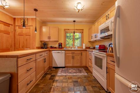 9 Hemlock Way Lake Placid NY 12946