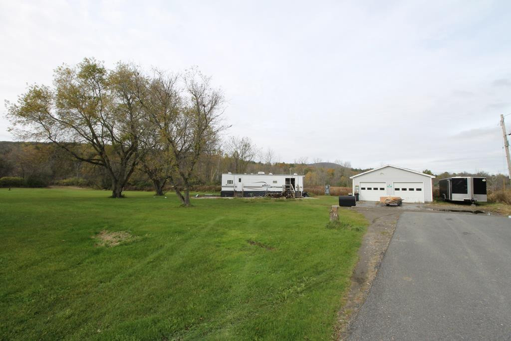 27 Gladd Lane Essex NY 12936