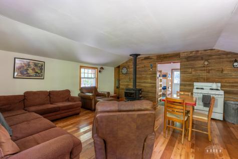 429 Bartlett Road Keene NY 12942