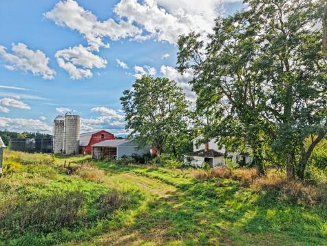 889 River Road Peru NY 12972