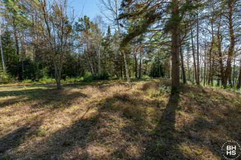 23 Lucky Way Saranac Lake NY 12983