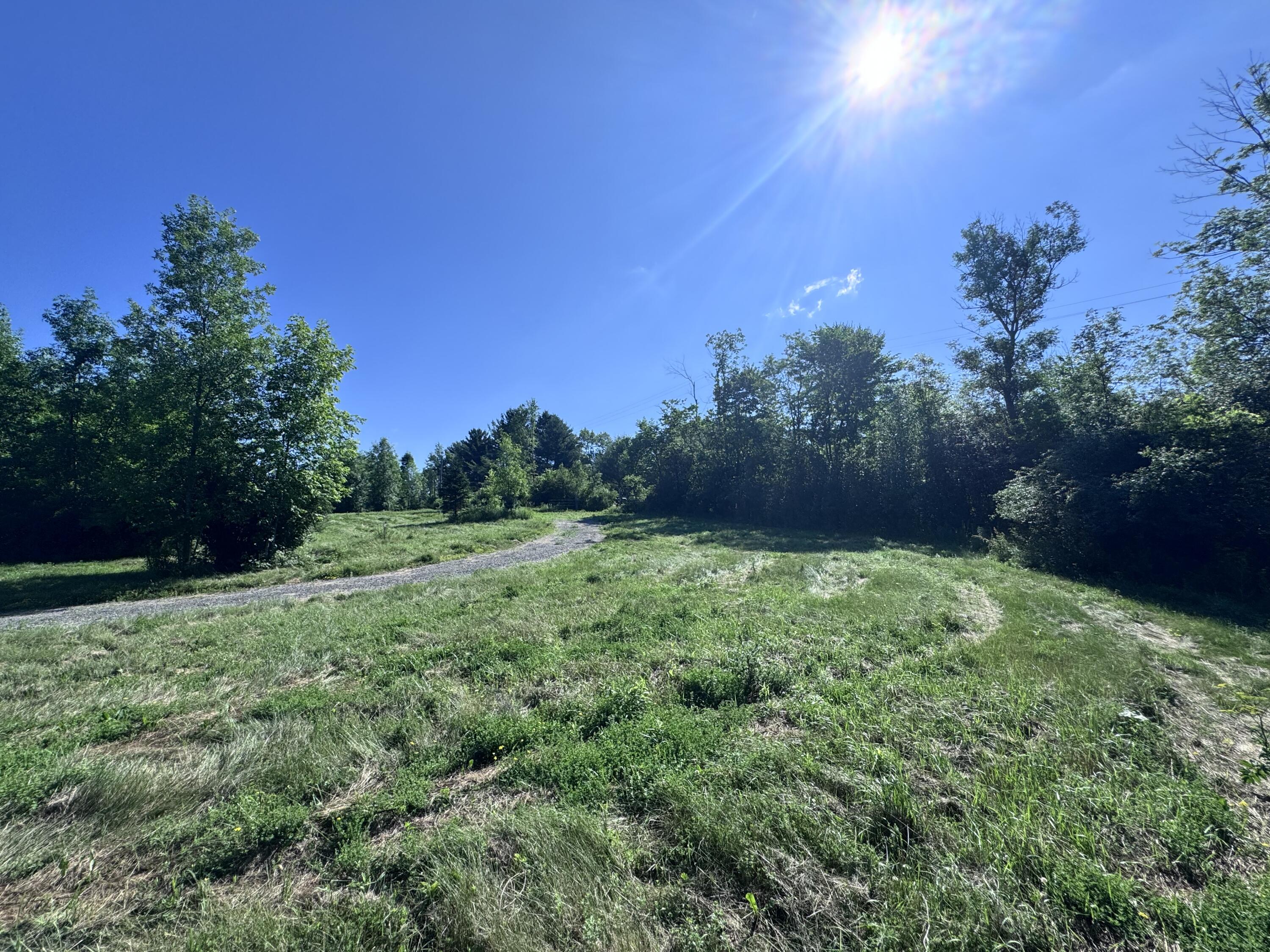 1787 Ny-22 Essex NY 12936