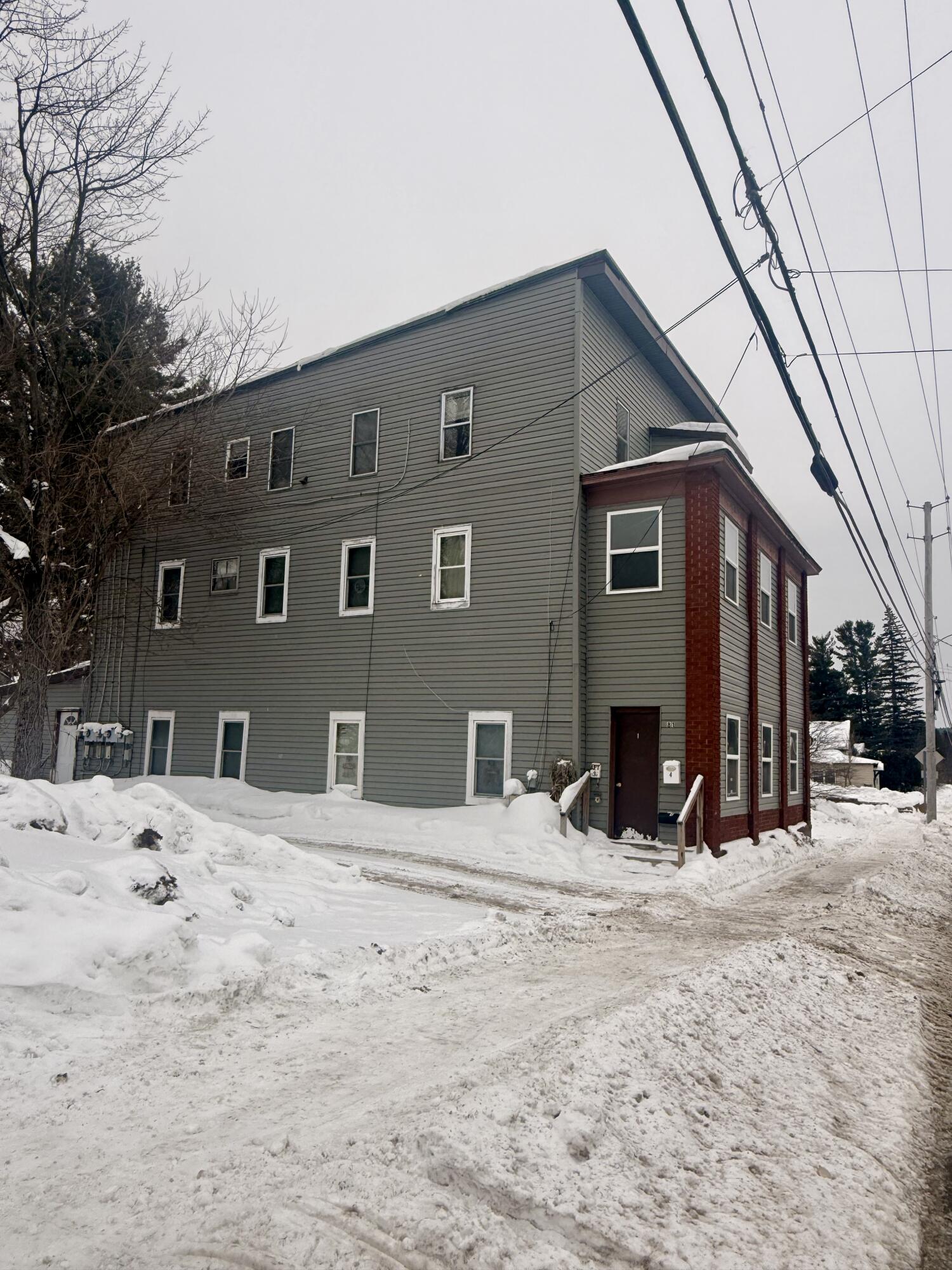 30 Chaney /81 Wawbeek Tupper Lake NY 12986