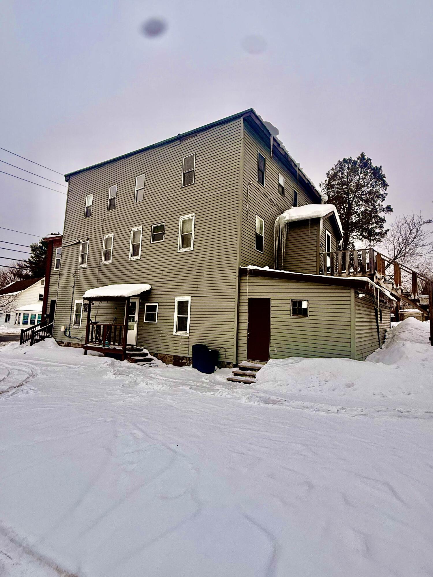 30 Chaney /81 Wawbeek Tupper Lake NY 12986