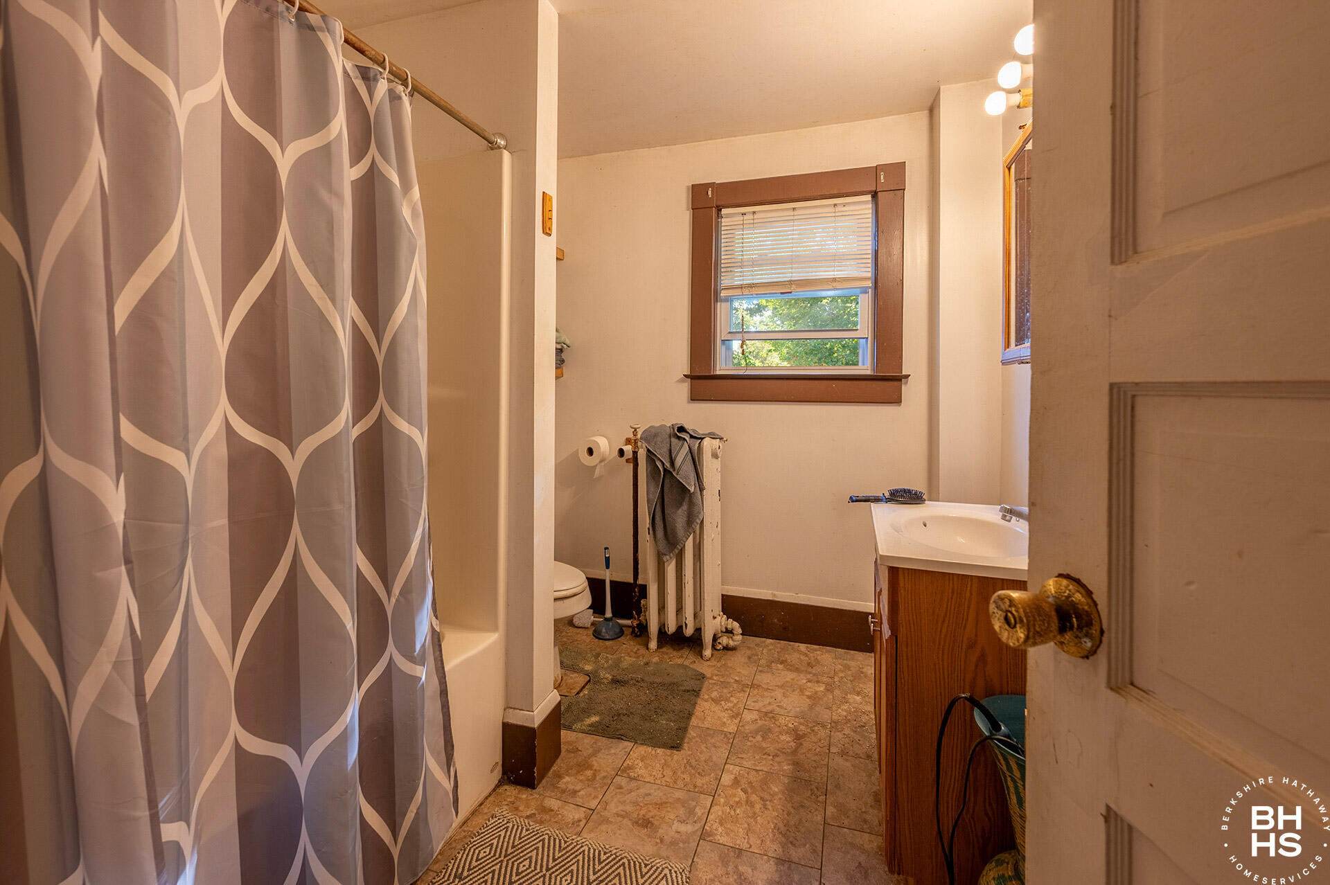 223 225 Neil Street Saranac Lake NY 12983