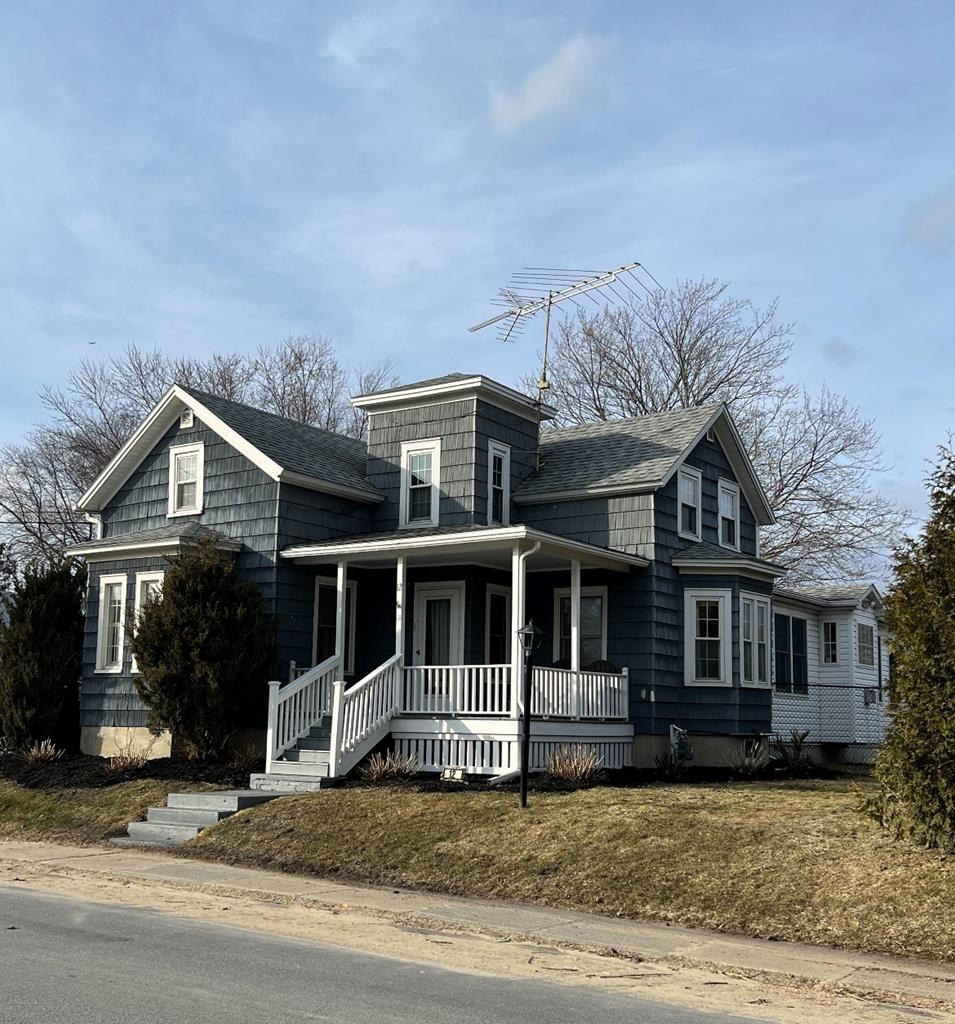 12 Pine Street Champlain NY 12919