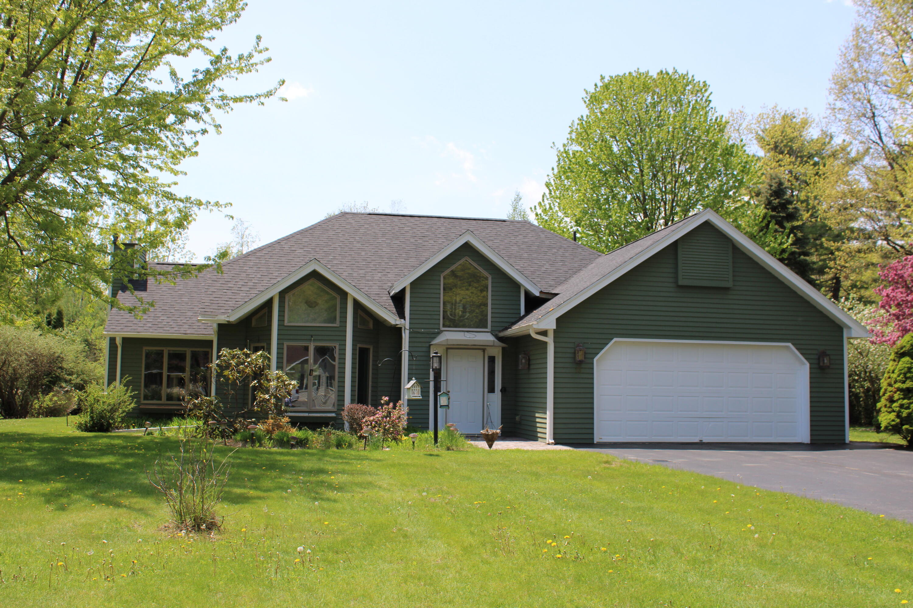 13 Pine Ridge Drive Morrisonville NY 12962