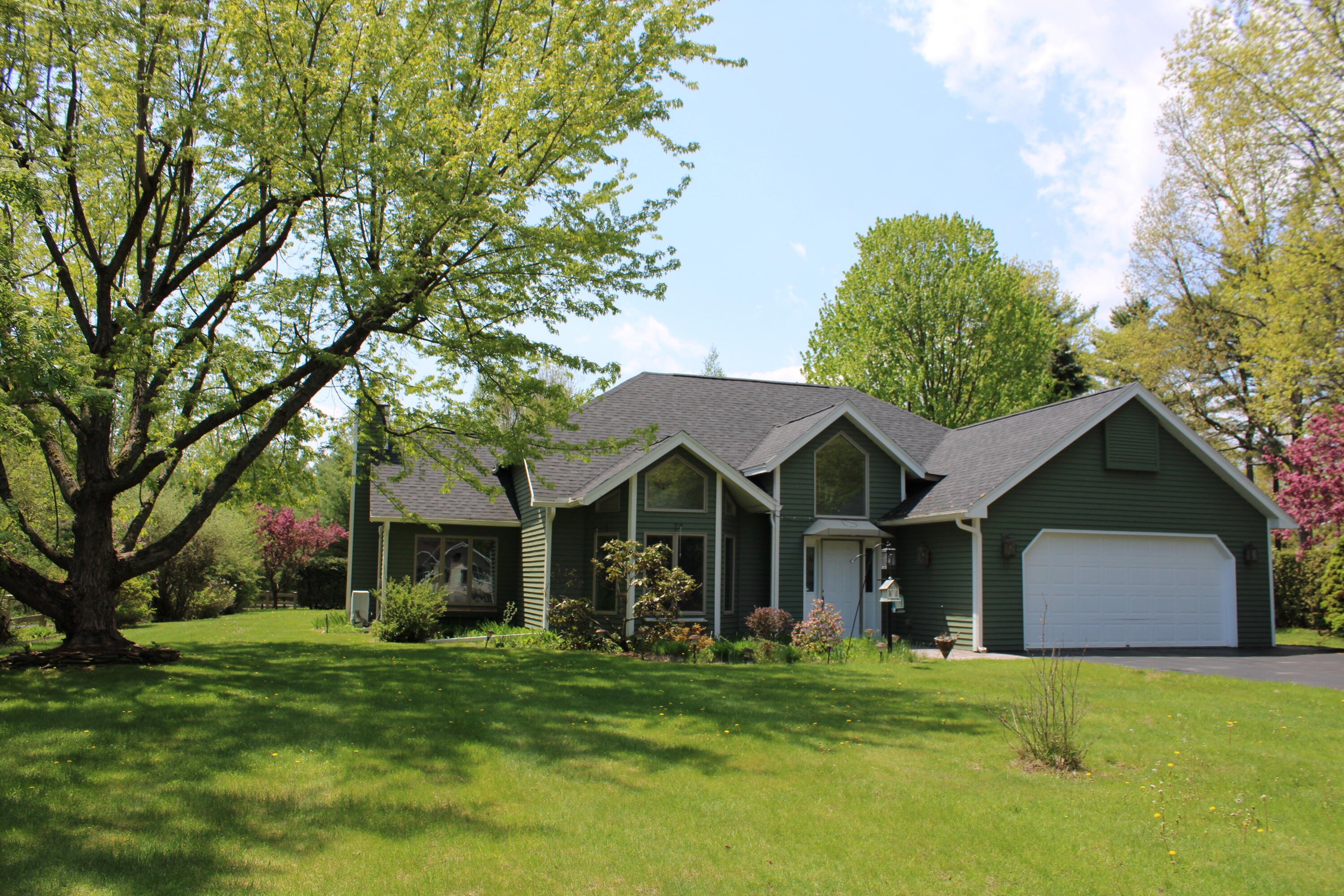 13 Pine Ridge Drive Morrisonville NY 12962