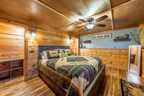 11 Maggie Dudley Road Crown Point NY 12928