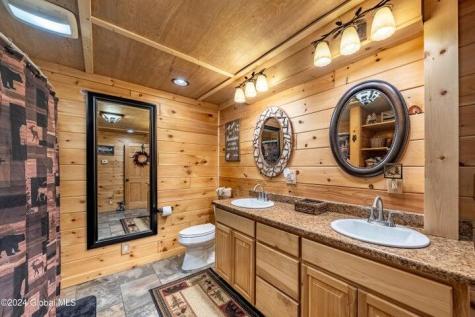 11 Maggie Dudley Road Crown Point NY 12928