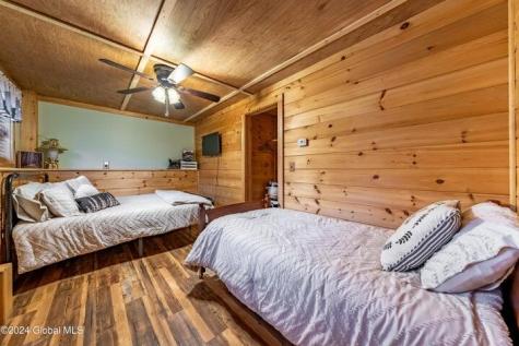 11 Maggie Dudley Road Crown Point NY 12928