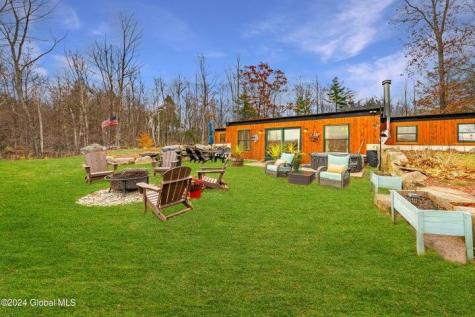 11 Maggie Dudley Road Crown Point NY 12928