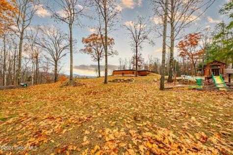 11 Maggie Dudley Road Crown Point NY 12928