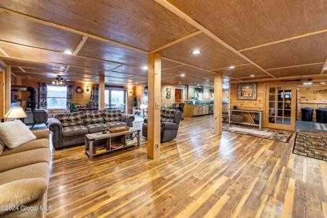 11 Maggie Dudley Road Crown Point NY 12928