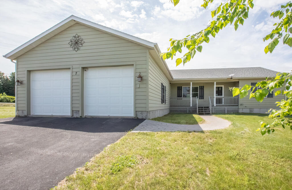 7 Robare Road Keeseville NY 12944
