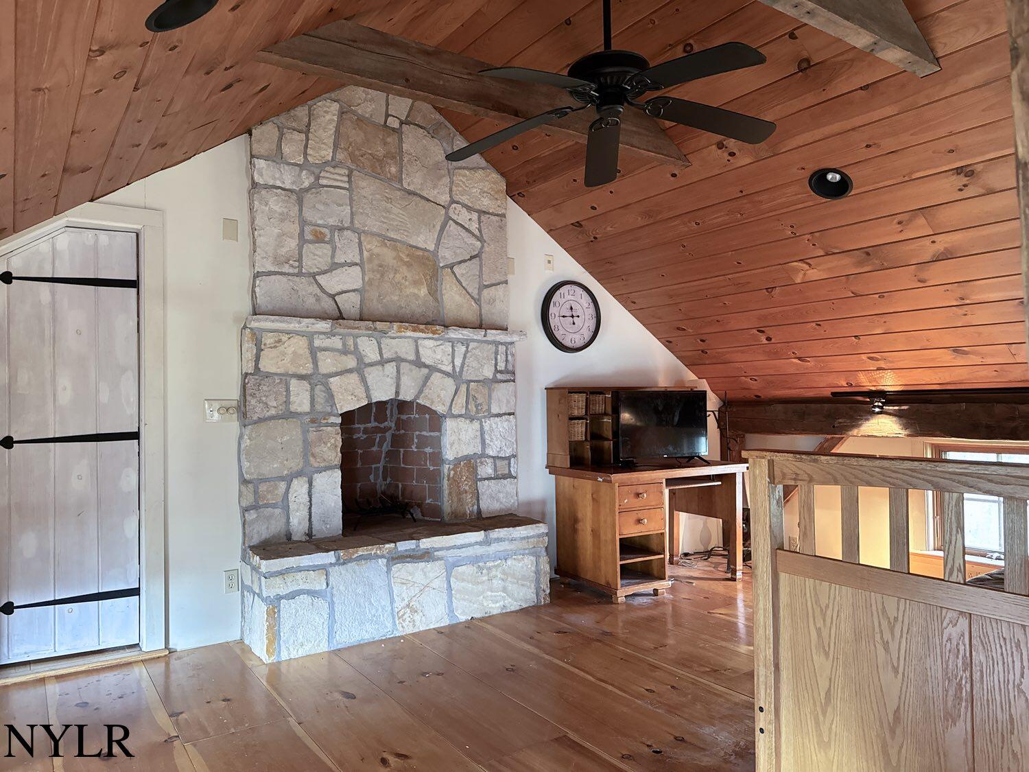 118 Middle Road Essex NY 12936