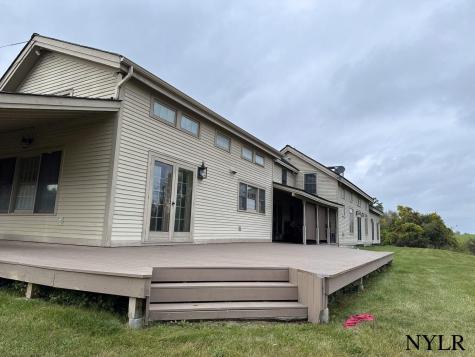 118 Middle Road Essex NY 12936