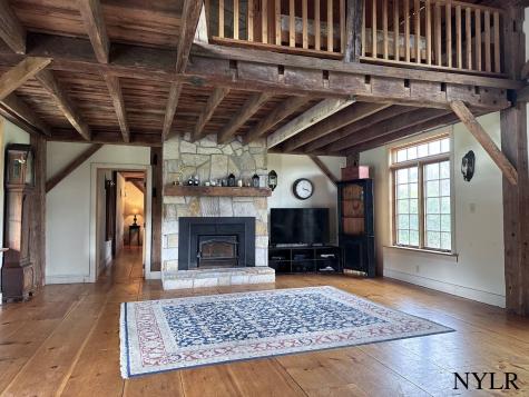 118 Middle Road Essex NY 12936
