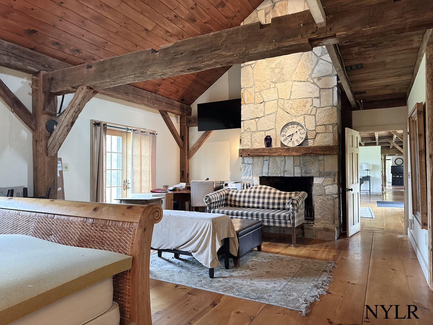 118 Middle Road Essex NY 12936