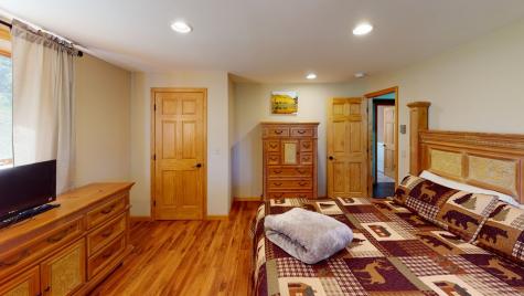 8 Evans Lane Lake Placid NY 12946