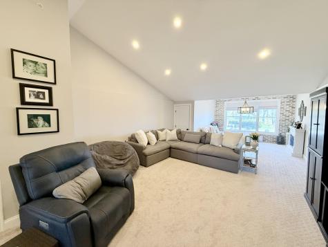 5 Lennox Way Plattsburgh NY 12901