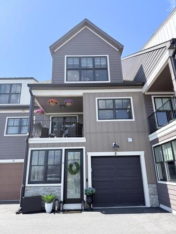 5 Lennox Way Plattsburgh NY 12901