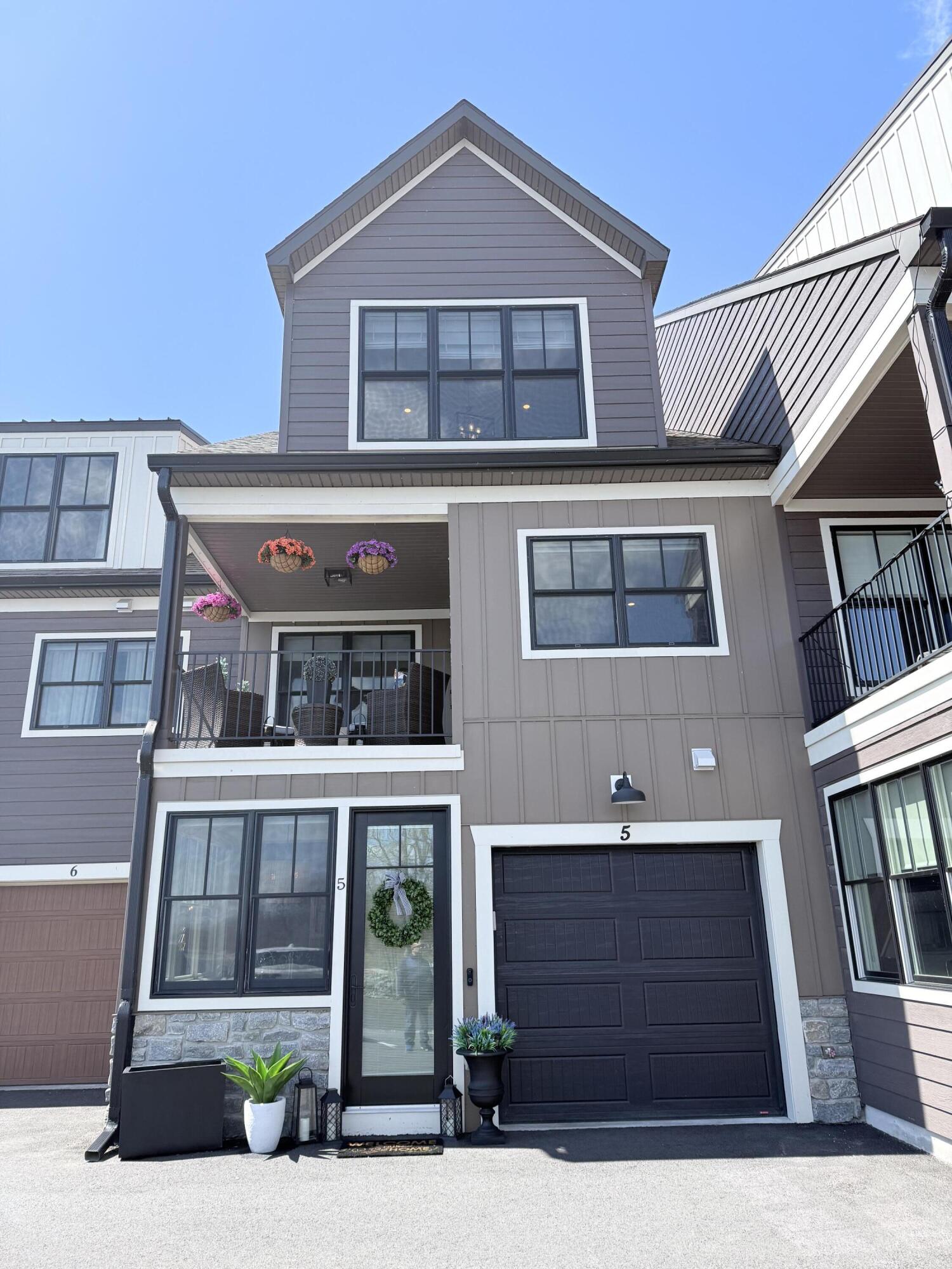 5 Lennox Way Plattsburgh NY 12901