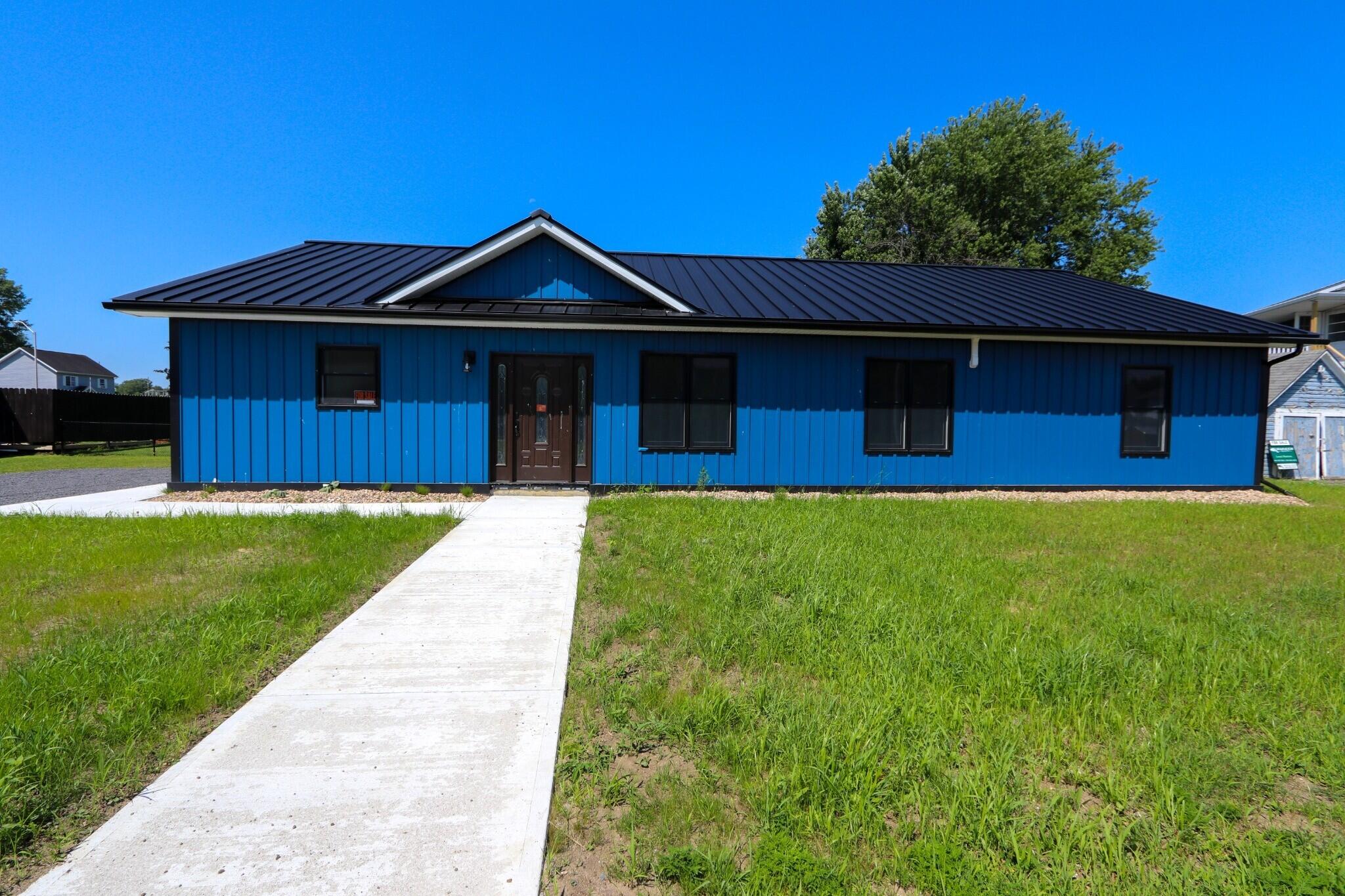 28 Delaware Street Rouses Point NY 12979