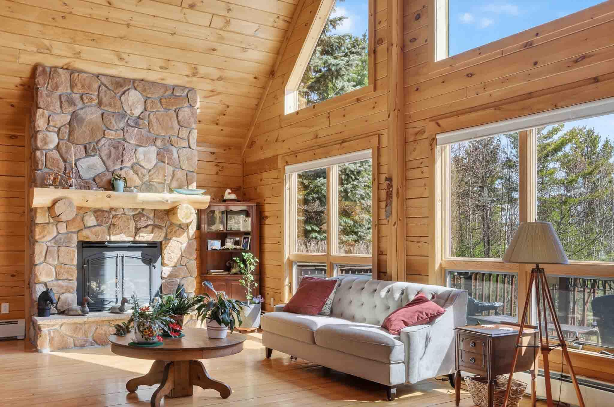 19 Huntington Avenue Morrisonville NY 12962
