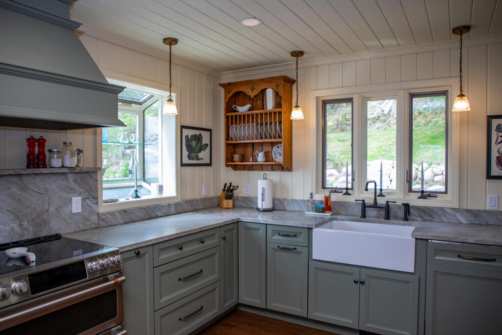 24 Gilbert Cameron Lane Keeseville NY 12944