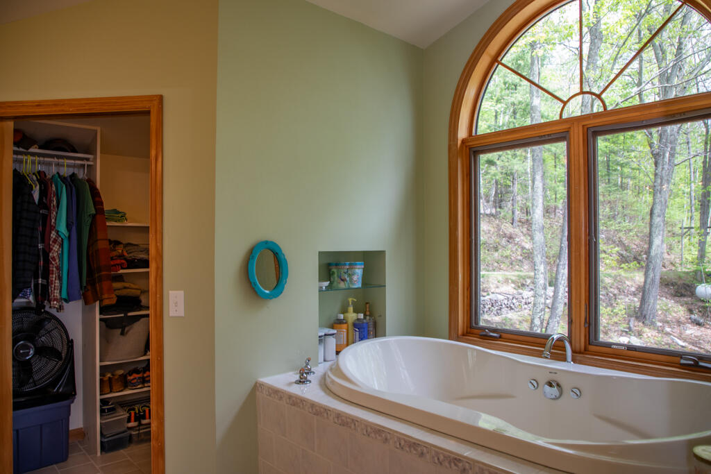 24 Gilbert Cameron Lane Keeseville NY 12944