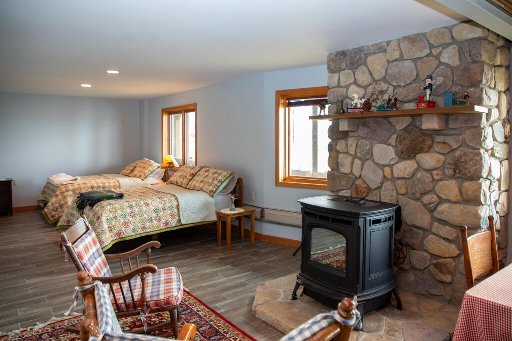 24 Gilbert Cameron Lane Keeseville NY 12944
