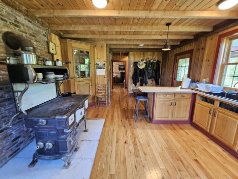 31 Block House Road Essex NY 12936