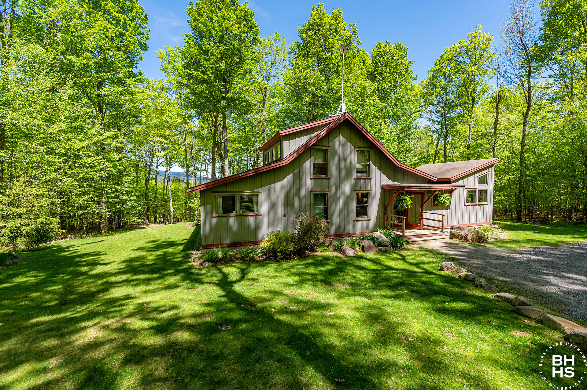 32 Corliss Point Way Keene NY 12942
