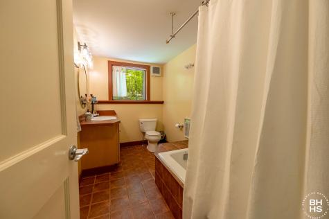 32 Corliss Point Way Keene NY 12942